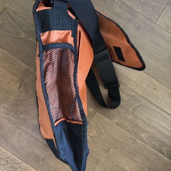 NWOT UT Longhorns Large Messenger Bag Book Bag Orange Black - Picture 8 of 11